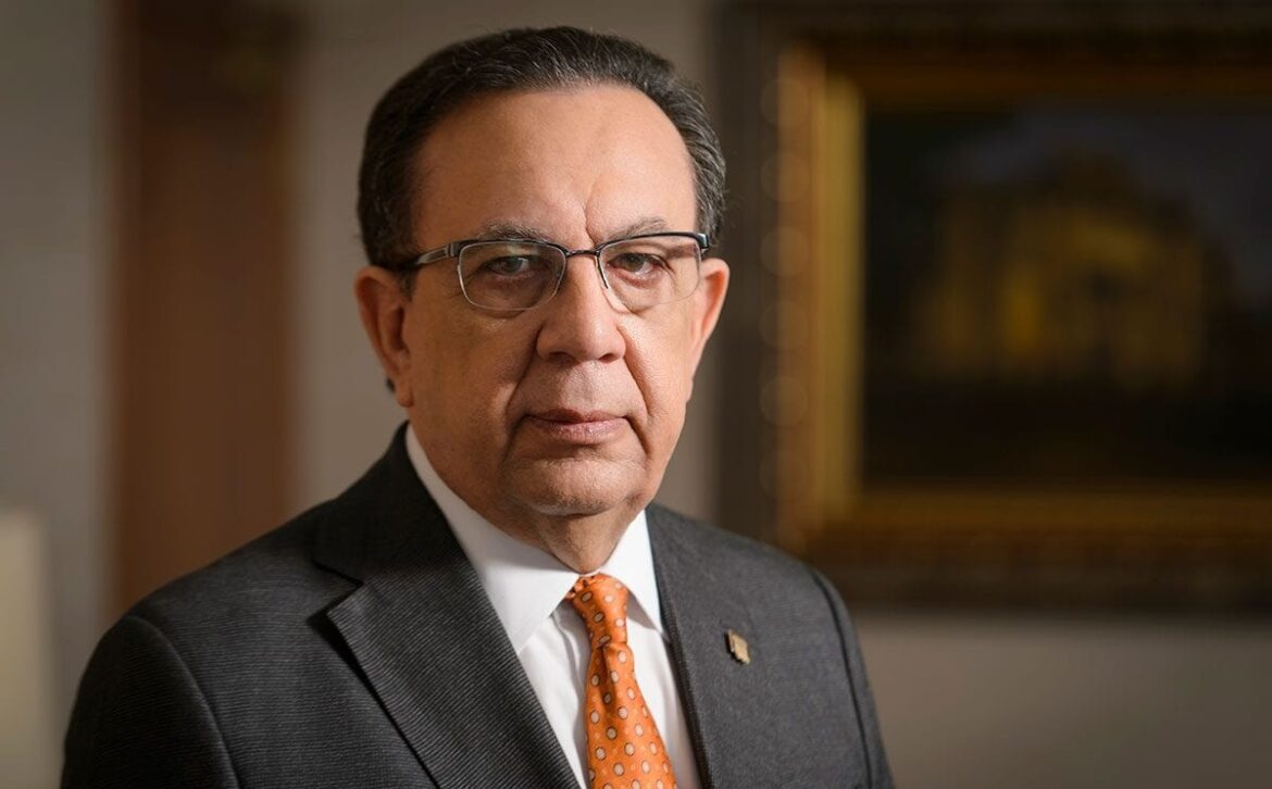 Valdez Albizu destaca avances en inclusión financiera y bancarización