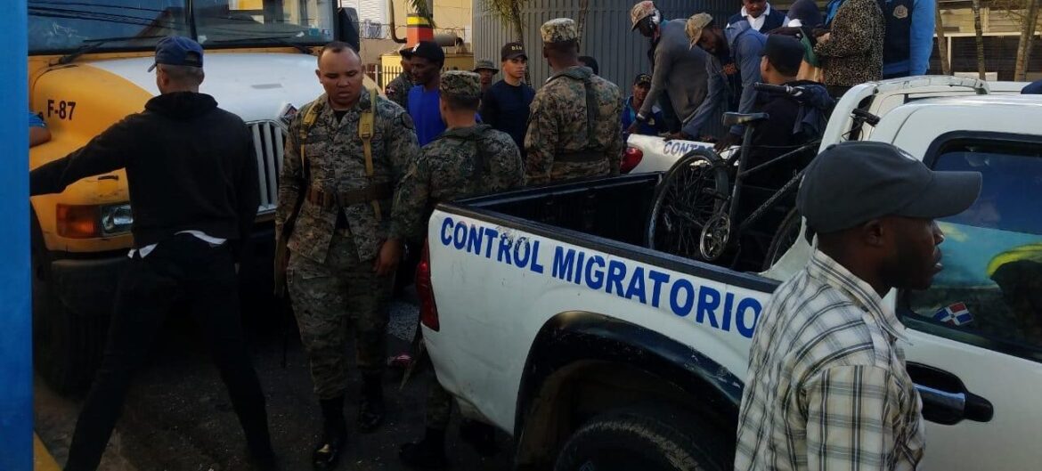 Haitiano muere al intentar escapar de operativo migratorio