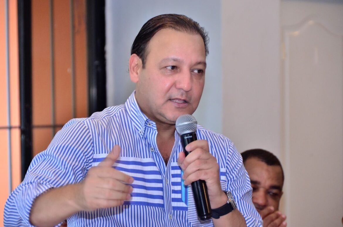 Abel Martínez apoya medidas de Abinader contra crisis migratoria