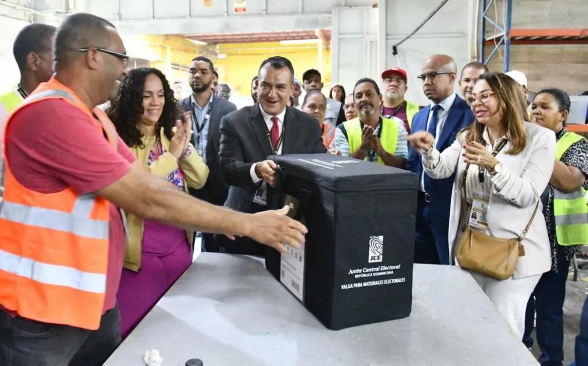 JCE completa distribución de kits para elecciones municipales