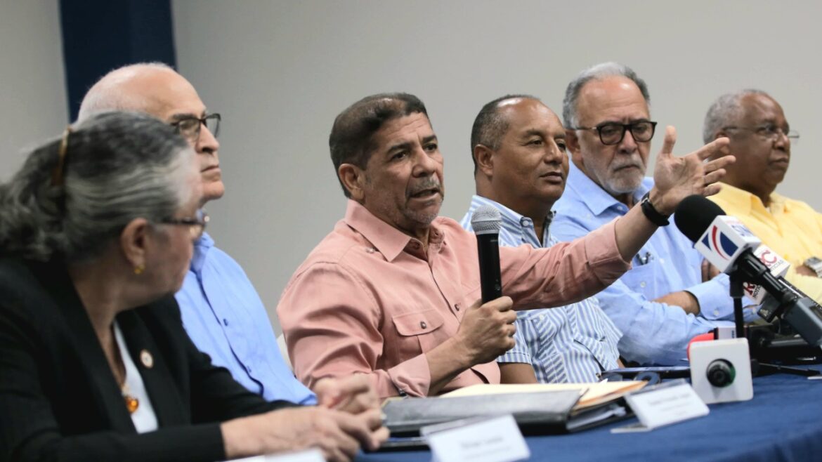 Agricultura anuncia megaproyecto sobre caminos rurales en todo el país