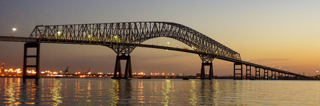 Así lucía el puente Francis Scott Key, en Baltimore, Estados Unidos,antes de derrumbarse en la madrugada por el coque de un buque de carga.