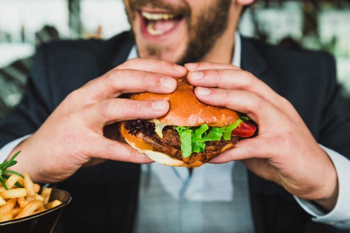 Historia de uno que logró comer gratis durante meses con ChatGPT
