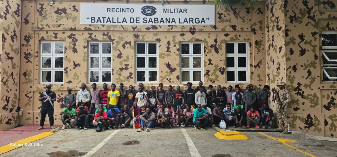 Cesfront detiene 218 haitianos en estatus migratorio irregular en Dajabón