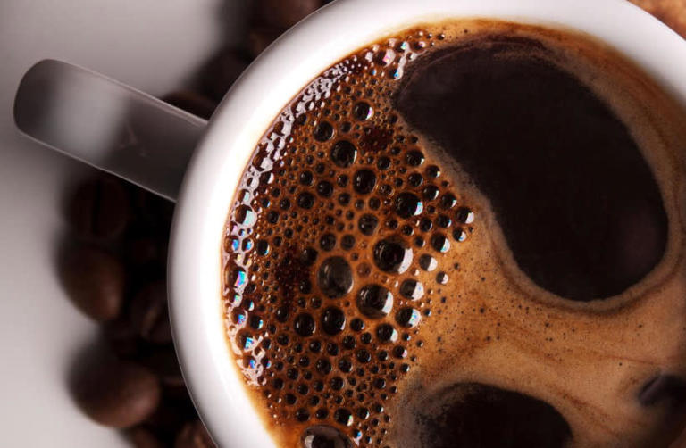 Las mujeres envejecen mejor si beben café, asegura un estudio