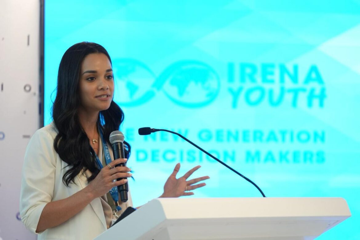 Experta en regulación de Energía y Minas es primera mujer dominicana en moderar foro en IRENA