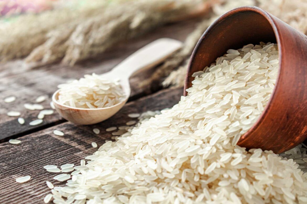 Consumo baja, importaciones suben: la paradoja del arroz en RD