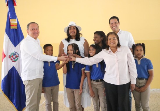 Minerd entrega escuelas básicas en el Distrito 15-06 de Santo Domingo