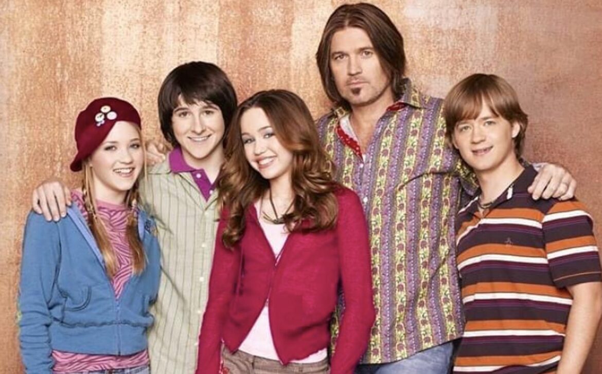 Si hay una serie infaltable para los fanáticos de las producciones de Disney Channel que se lanzaron en la década del 2000, esa es Hannah Montana.