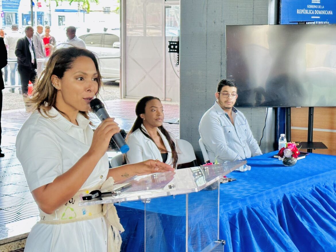 La activista social Katherine Batista, presidenta de la Fundación que lleva su nombre, exhortó a las instituciones del Estado