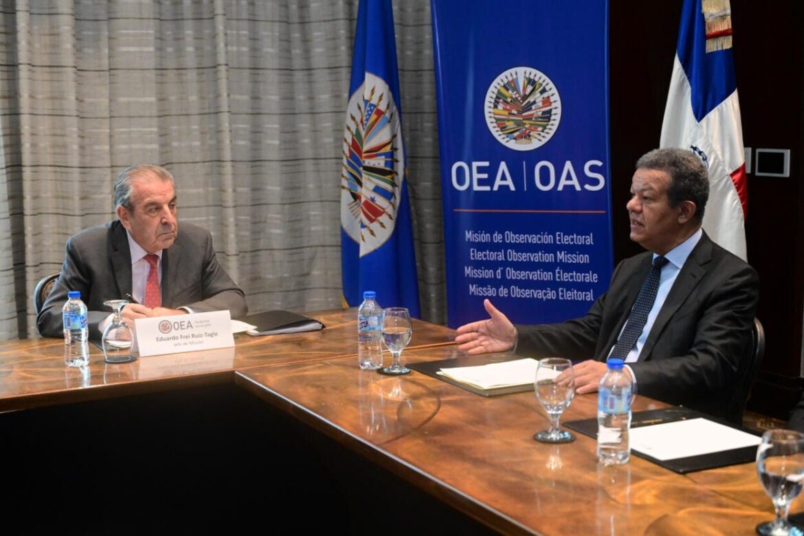 Leonel solicita a OEA estar vigilantes a compra de cédulas