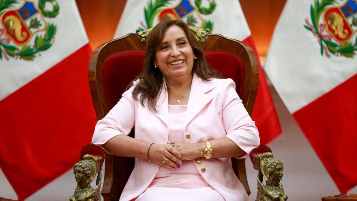 Abren investigación a presidenta de Perú y descartan renuncia
