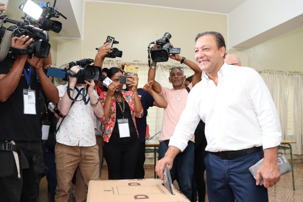 "Vengan a votar" dice Abel Martínez