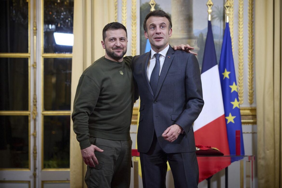 Macron: "No flaquearemos" en el apoyo a Ucrania