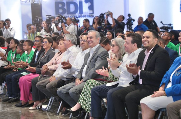 Abinader garantiza educación de calidad en próximo cuatro años