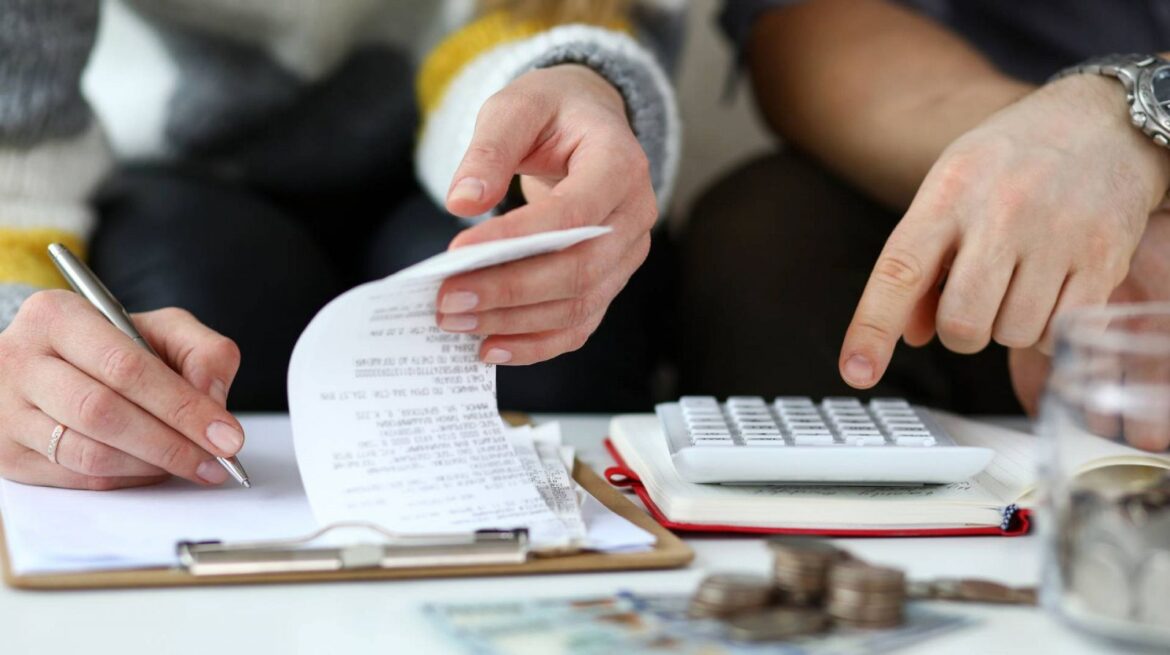 Economista plantea profunda revisión a sistema fiscal RD