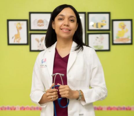 Pediatra recomienda menos pantallas y más actividad física para niños