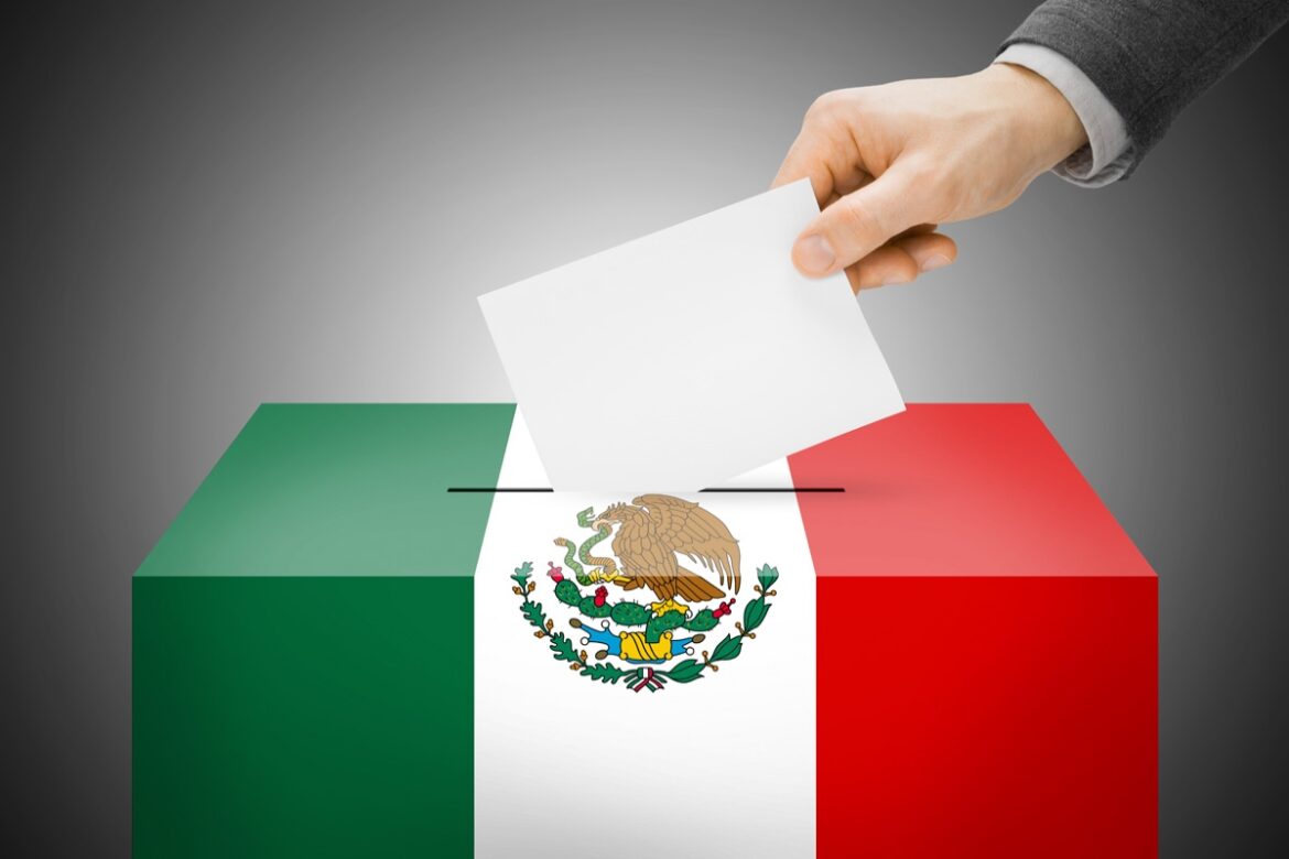 Mexicanos votan en las elecciones más grandes de su historia