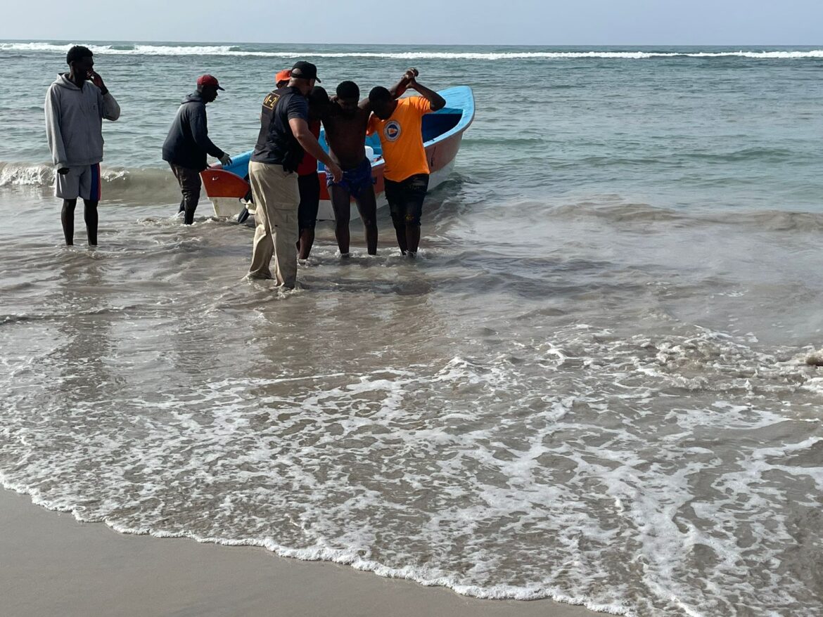 Al menos cuatro muertos durante naufragio en Guayacanes
