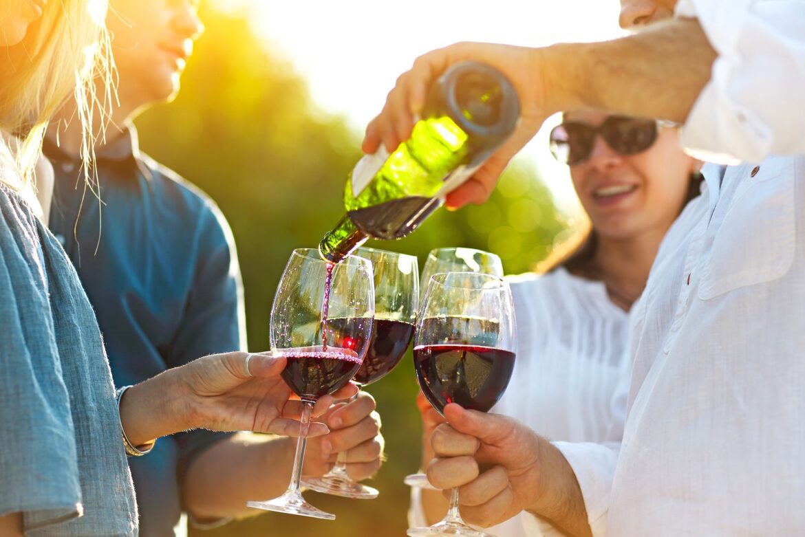 Beber con moderación no alarga la vida, según nuevo estudio