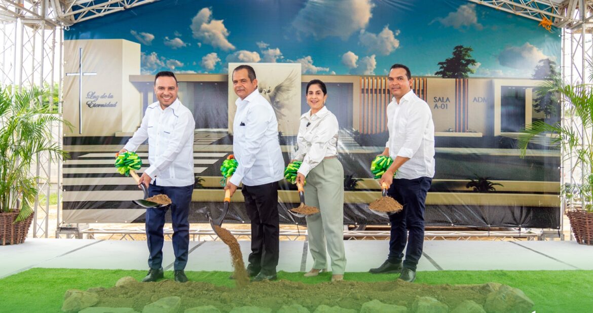 Coopsano encabeza primer picazo para construcción de funeraria municipal