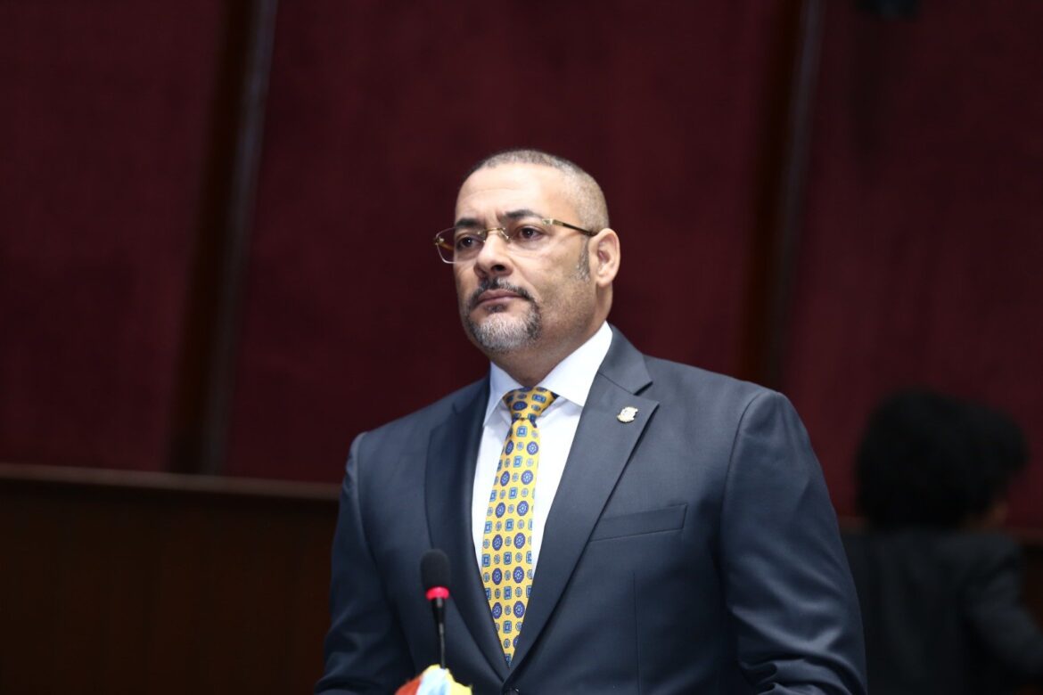 Senador por La Romana somete 14 nuevas iniciativas legislativas