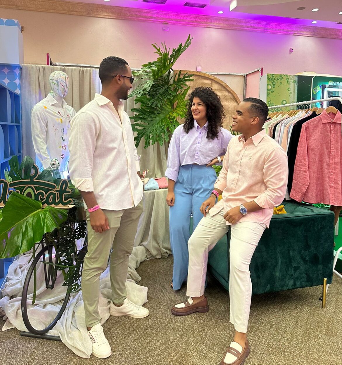 Gary Familia presenta línea de Camisas Avo en el Fashion Freak Fest 2024