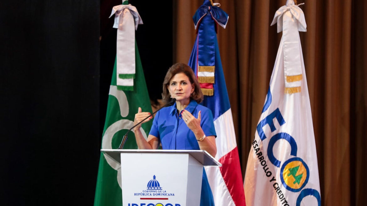 Raquel Peña destaca rol transformador del cooperativismo en la economía