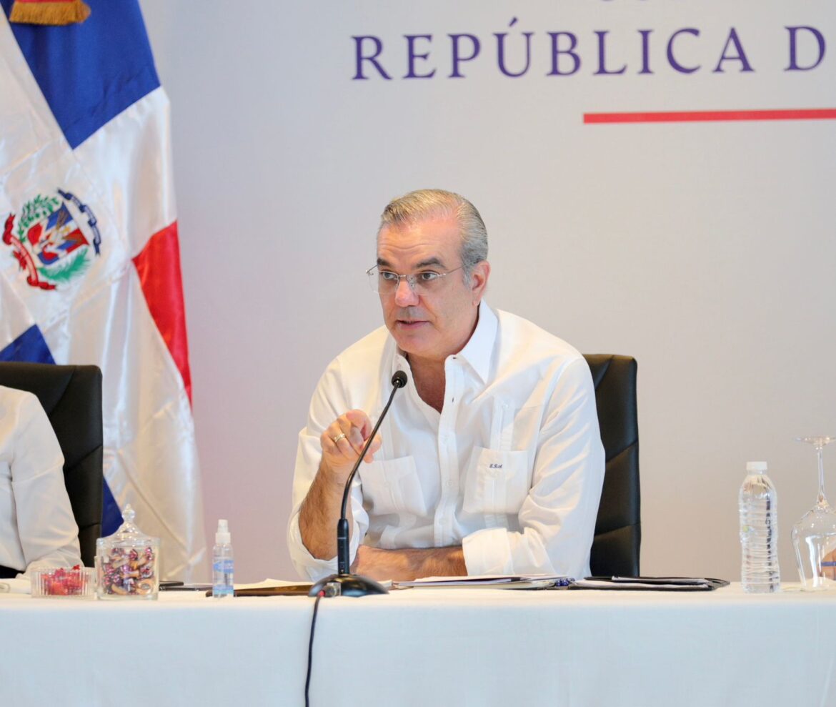 Presidente afirma está escuchando todos los sectores para consenso de reforma