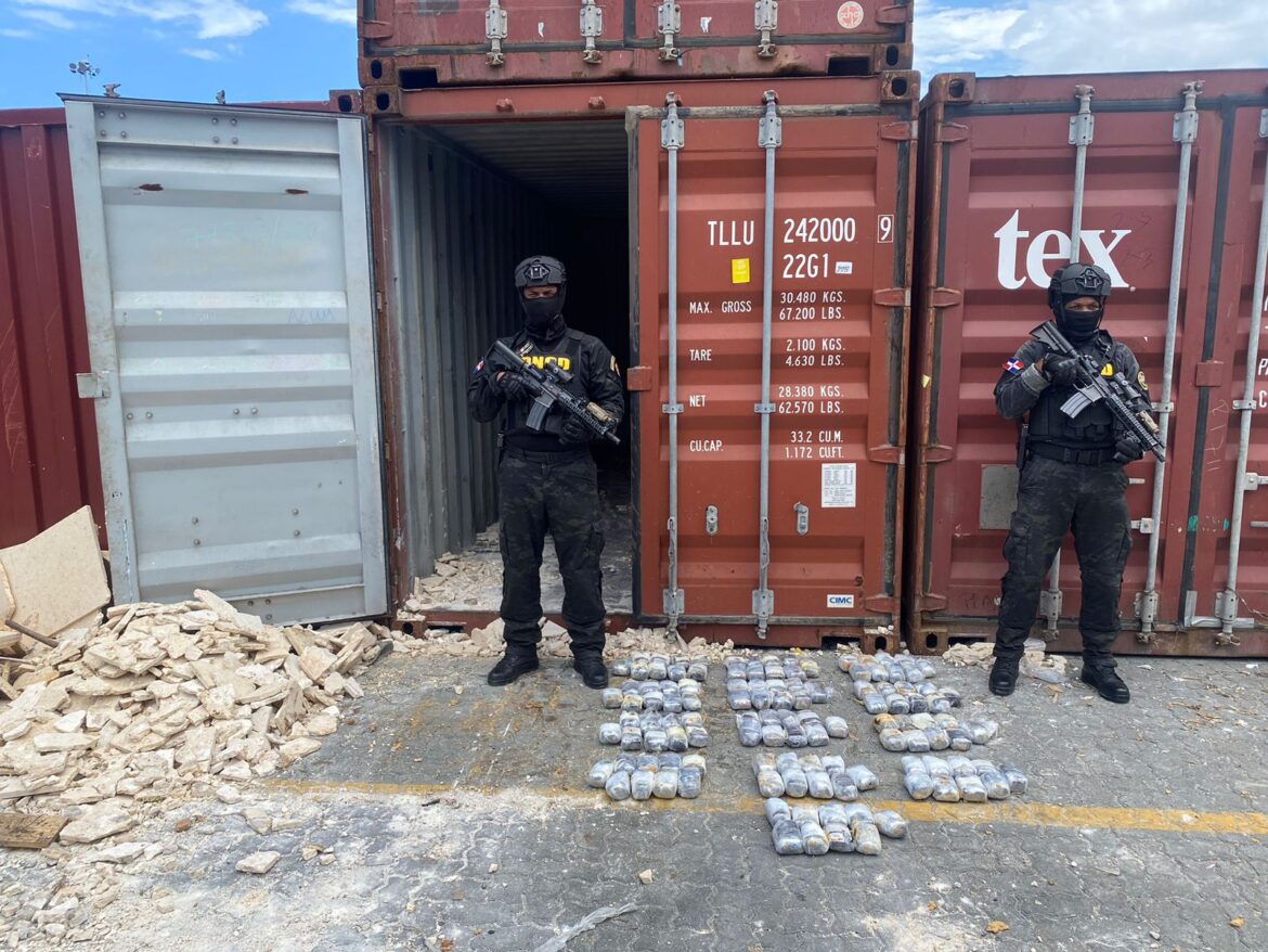 Decomisan 117 paquetes de cocaína en Caucedo