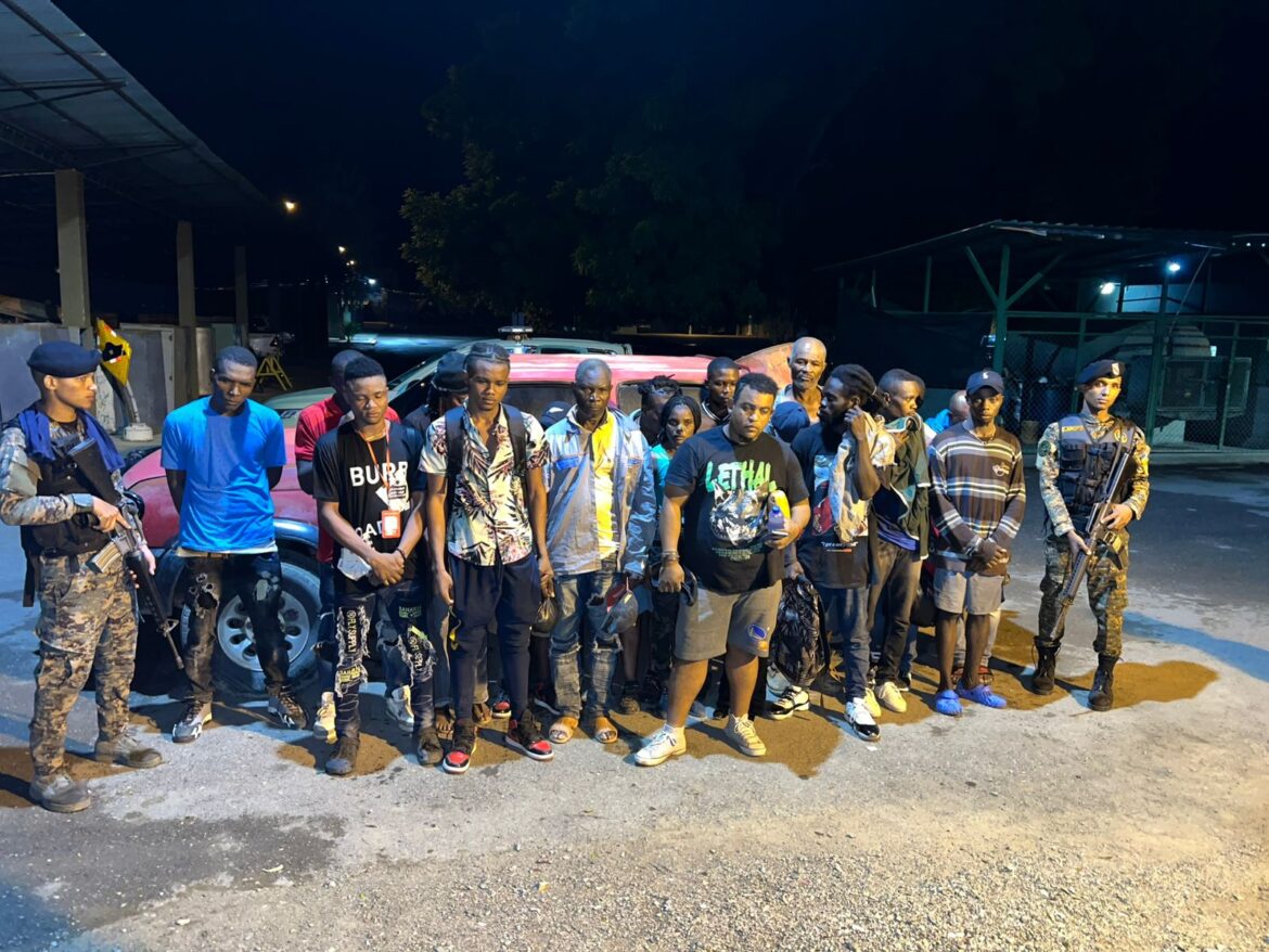 Detienen a 21 haitianos indocumentados en Santiago Rodríguez