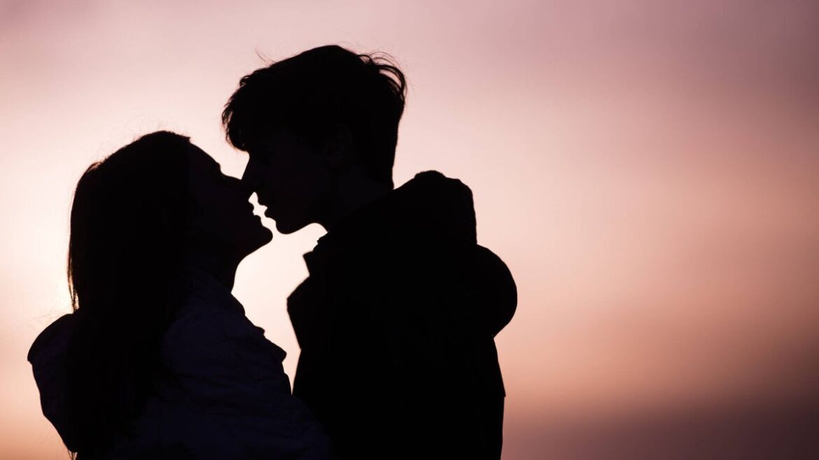 ¿Por qué el primer amor no se olvida? Expertos explican