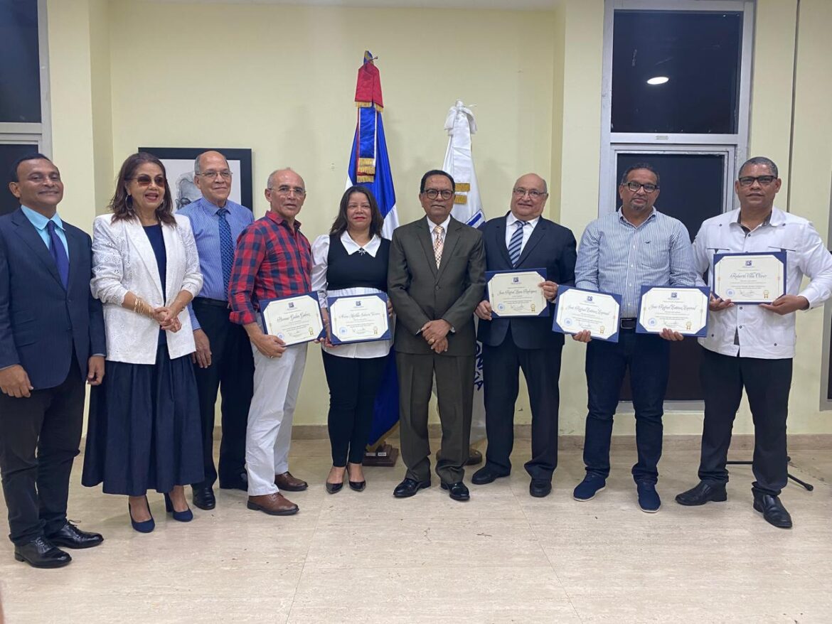 Anuncian ganadores de concurso de décimas