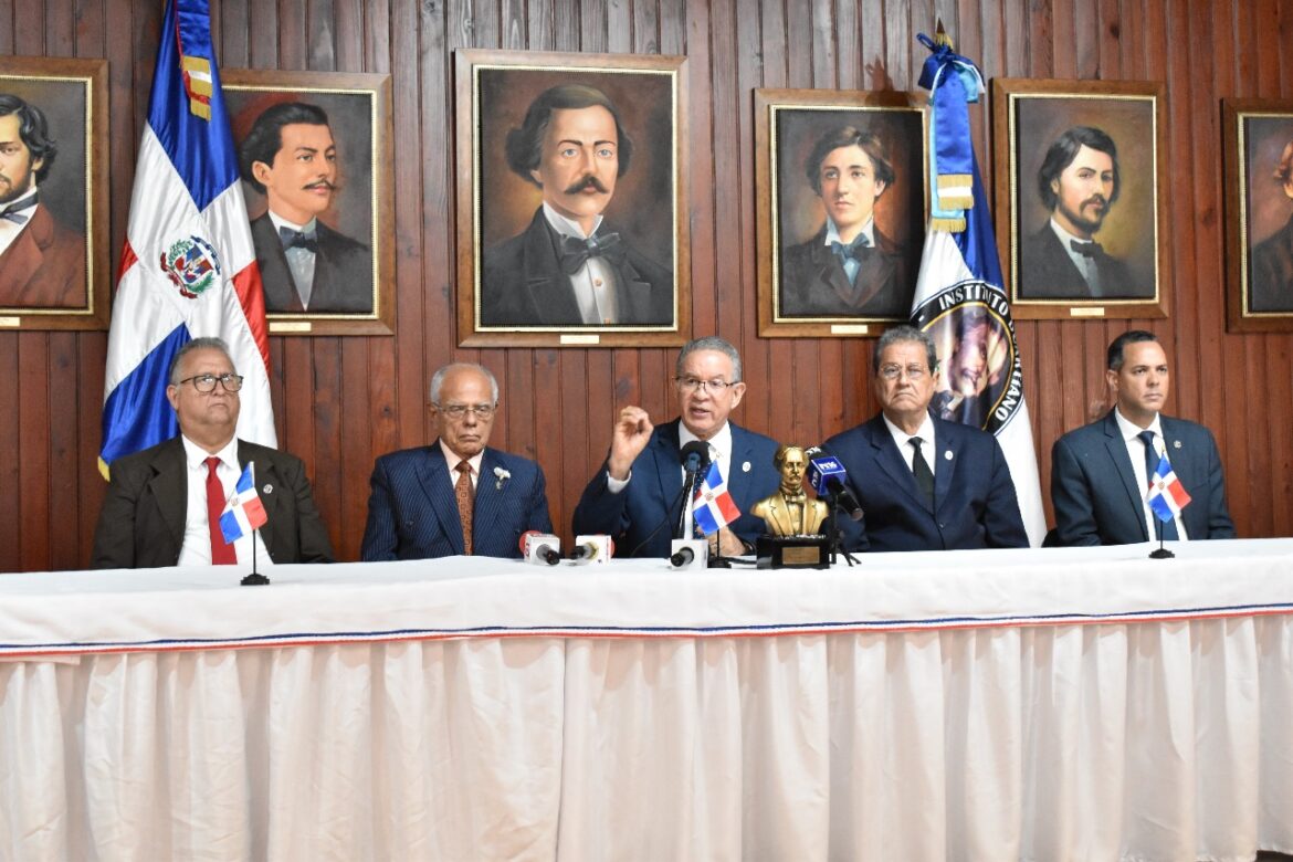 Denuncian presiones para otorgar residencia a haitianos con acta de nacimiento extranjería