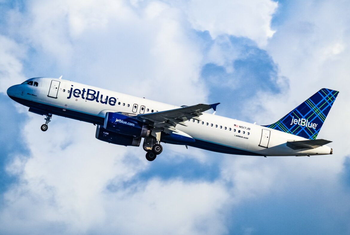 Dos aerolíneas EE.UU suspenden vuelos a Haití ante la violencia