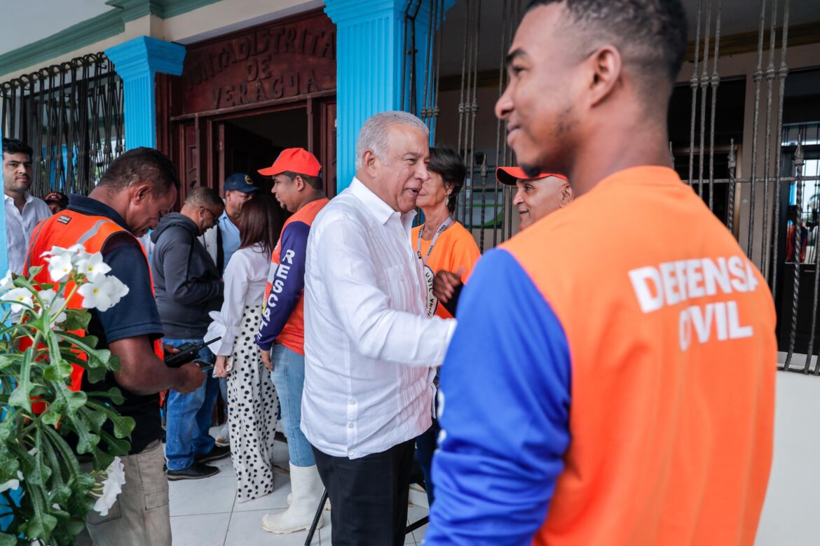 Andrés Bautista supervisa zonas afectadas por lluvias en Gaspar Hernández y Nagua