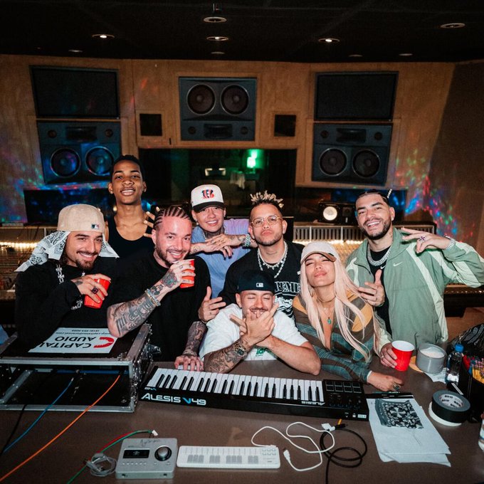 Karol G pide perdón tras polémica por su nueva canción '+57'