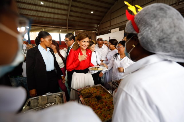 ¡La Brisita llega al Cibao! Raquel Peña encabeza lanzamiento del Bono Navideño y Almuerzos