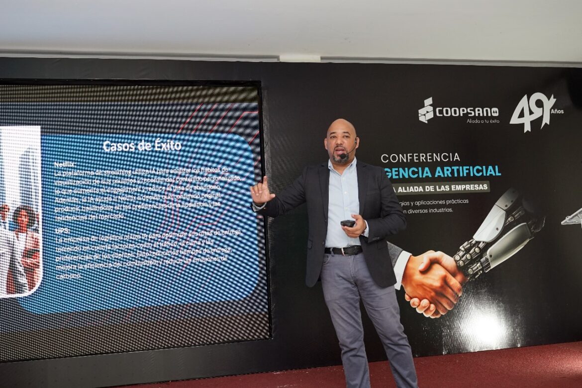 COOPSANO celebra 49 aniversario con conferencia sobre inteligencia artificial en las empresas