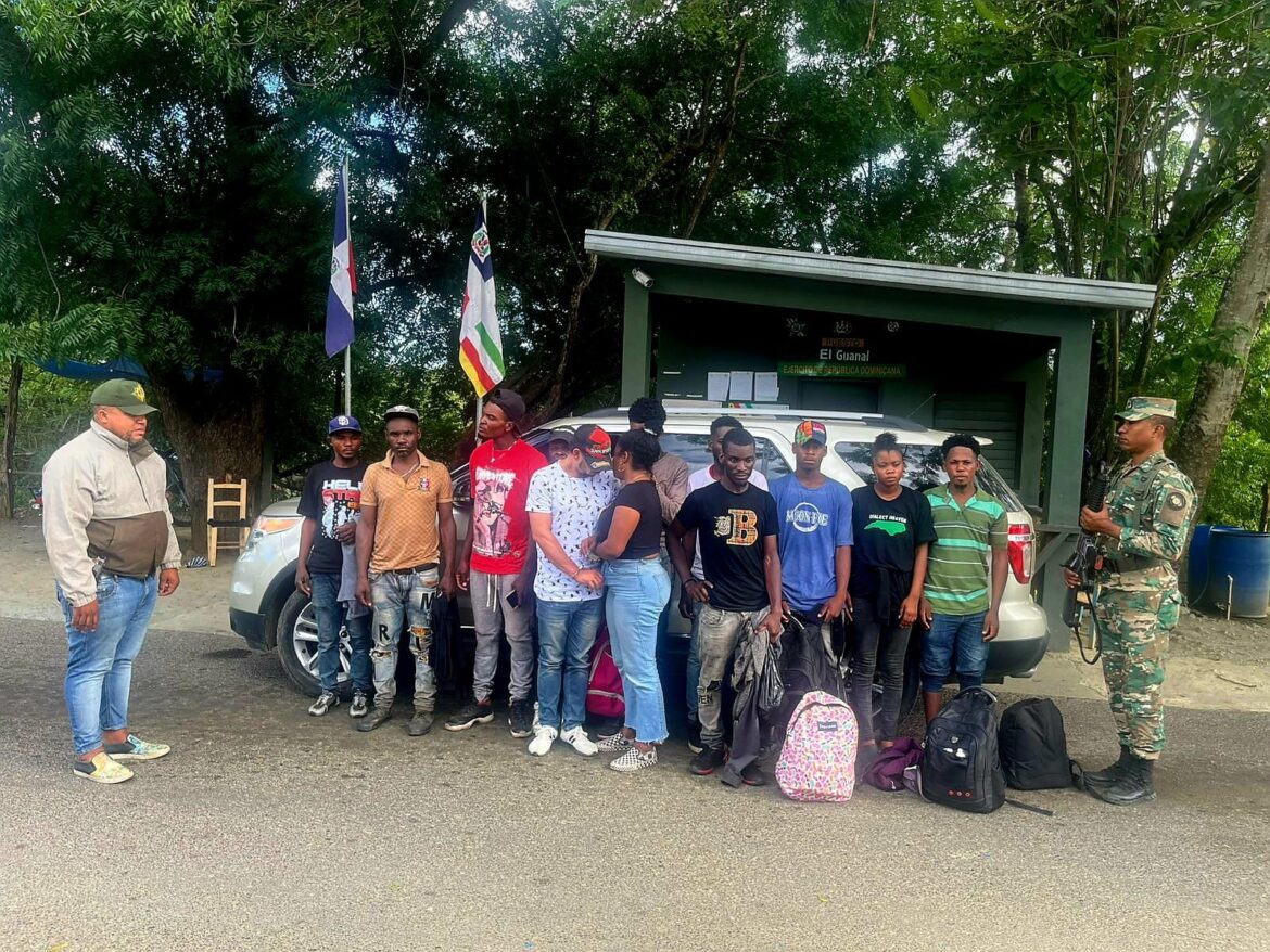 Ejército detiene pareja dominicana por tráfico de haitianos