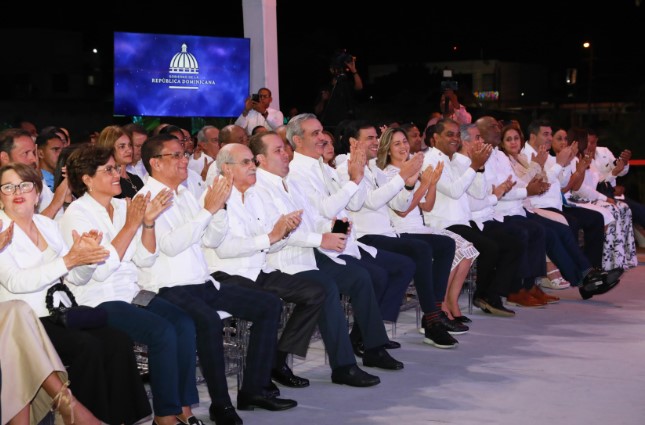 Presidente Luis Abinader lleva Orquesta Filarmónica a Mao