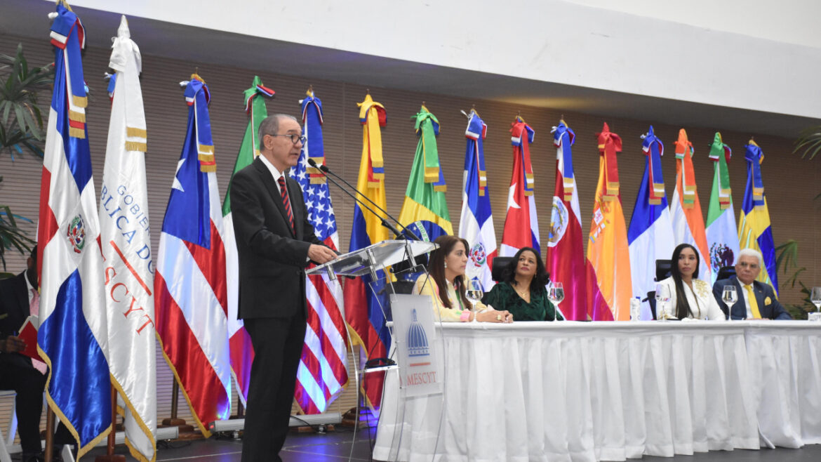 Mescyt abre convocatoria de becas internacionales 2025