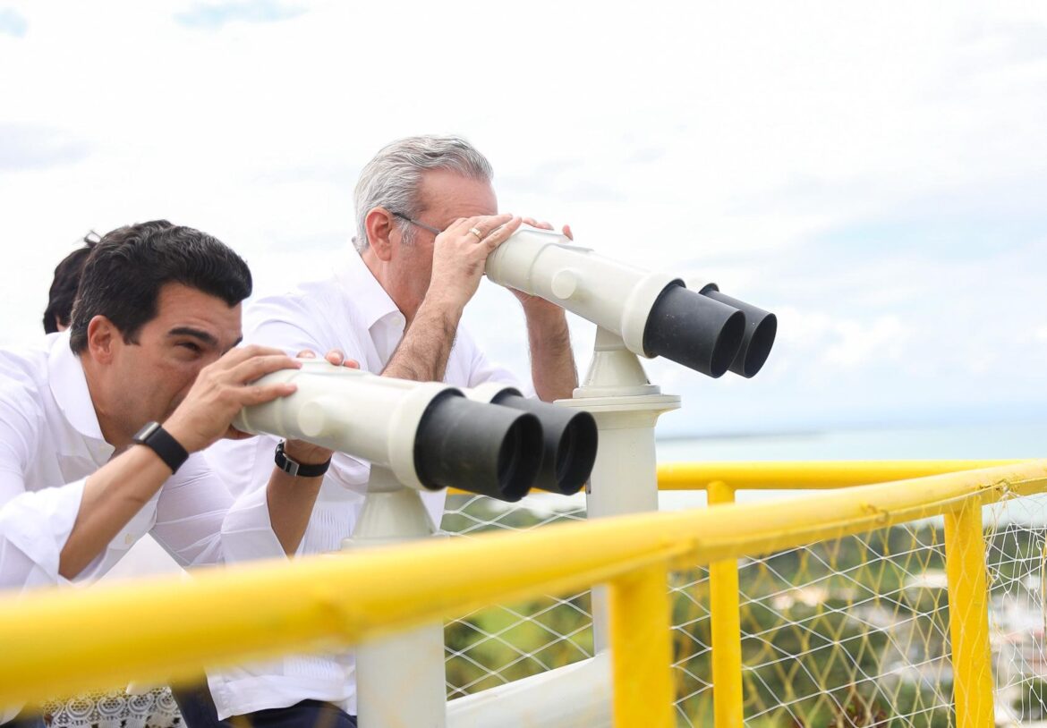 Abinader y Arnaud inauguran acueducto Miches-Zona Turística