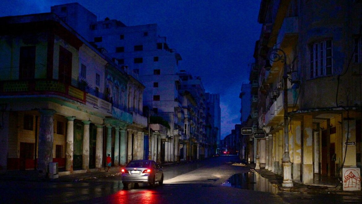 Nuevo apagón general deja a oscuras a Cuba