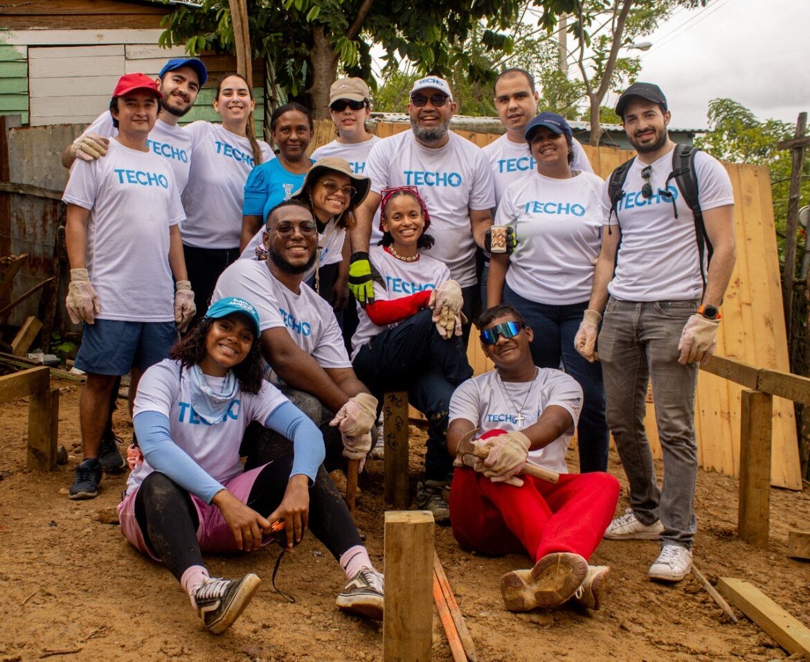 Porsche y TECHO construyen viviendas para familias en Los Alcarrizos