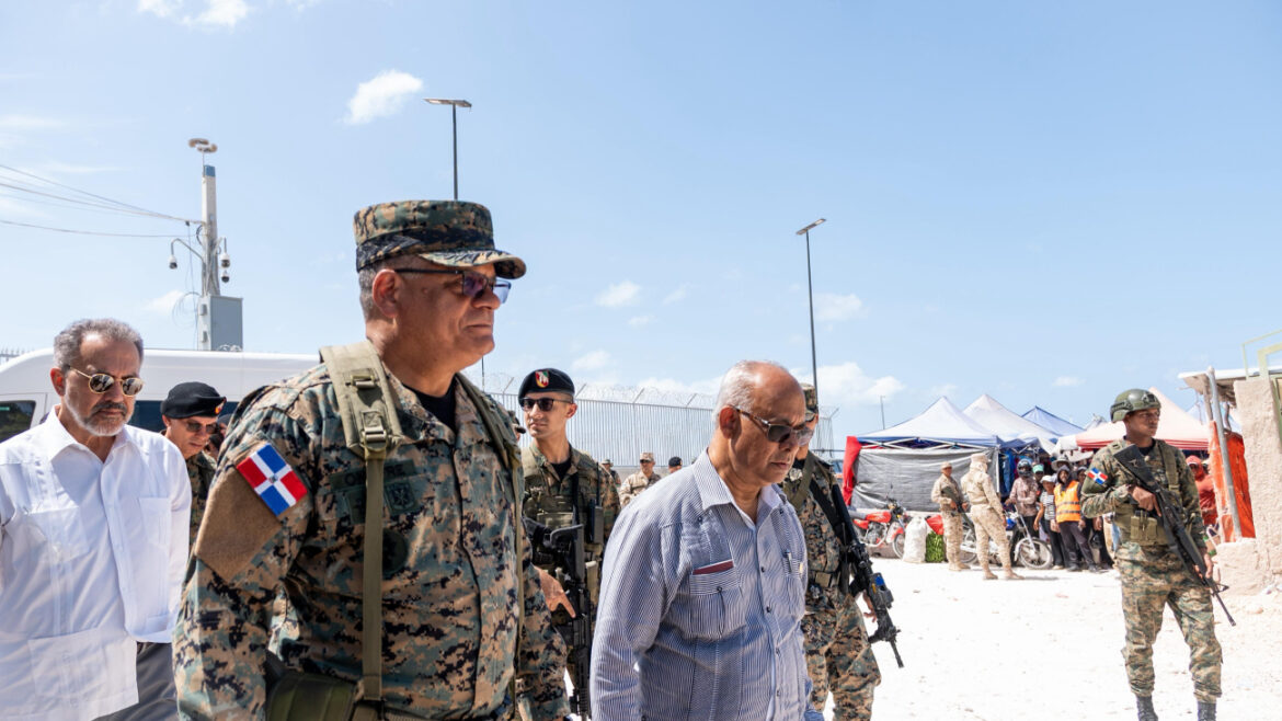 Secretario general OEA y ministro de Defensa recorren frontera RD-Haití