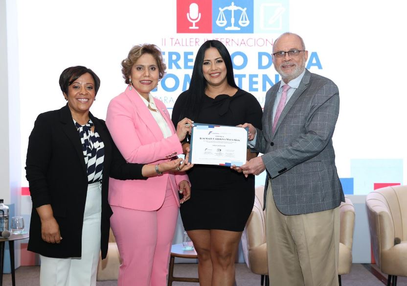 Periodistas y comunicadores participan en II Taller Internacional en Derecho de la Competencia