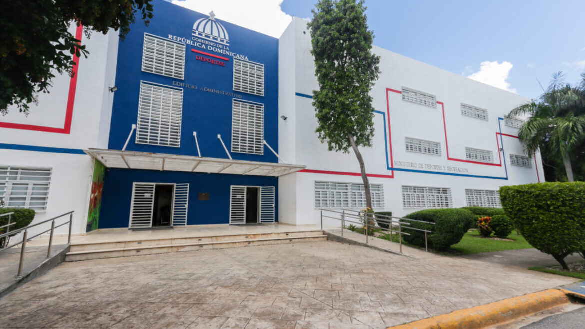 Pabellones multiuso para el Gran Santo Domingo