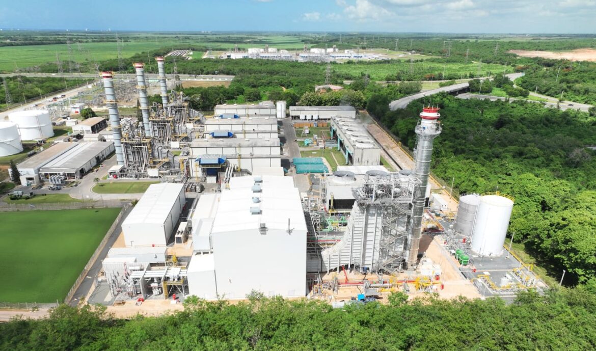 Abinader supervisa nueva planta Energas 4 que incorporará 130 MW al sistema eléctrico nacional