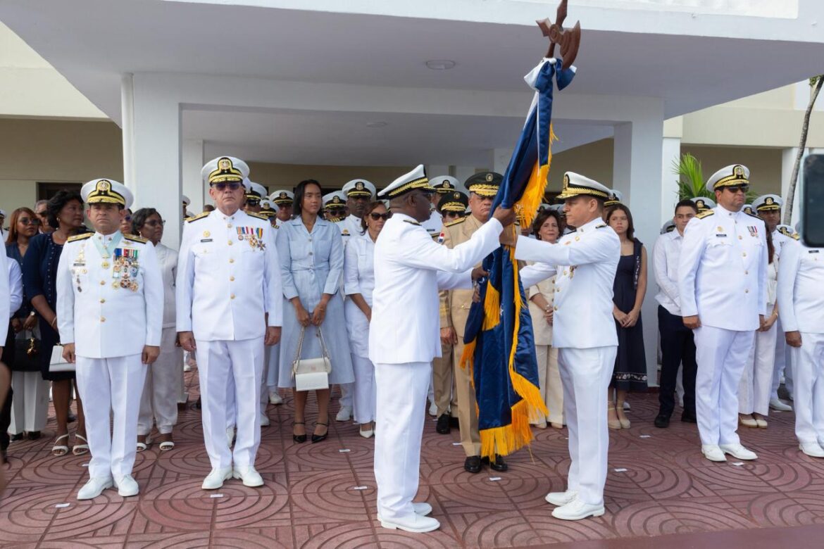 Armada Dominicana realiza solemne ceremonia de cambio de mando